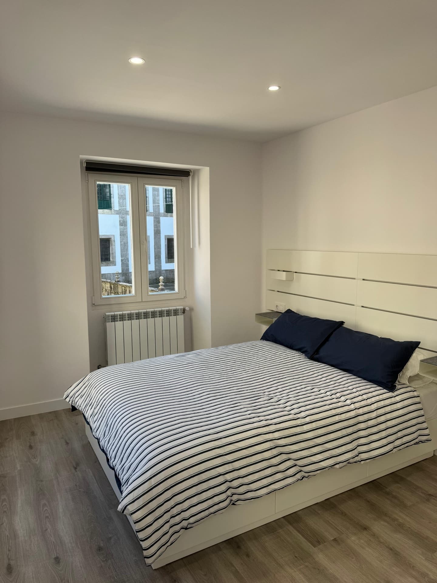 Segundo dormitorio con cama doble luminoso